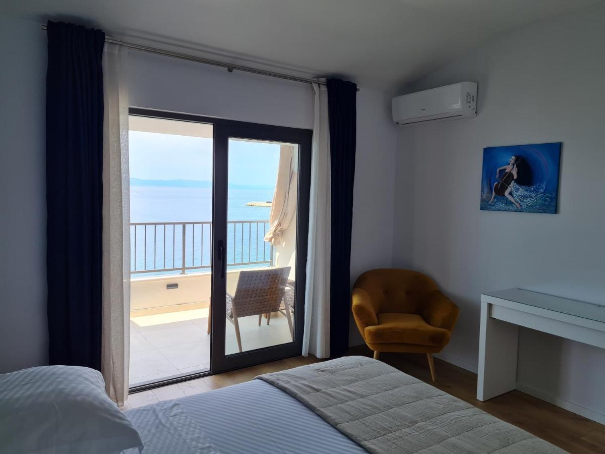 Beachfront Comfort Apartments Sinajko Podgora Exterior photo