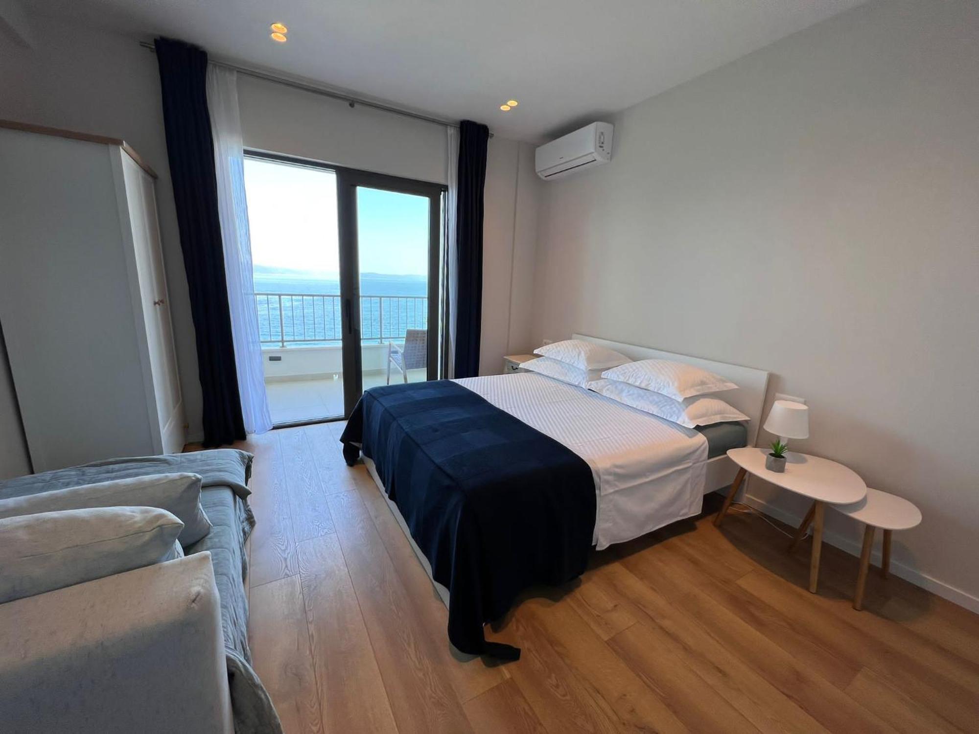 Beachfront Comfort Apartments Sinajko Podgora Exterior photo